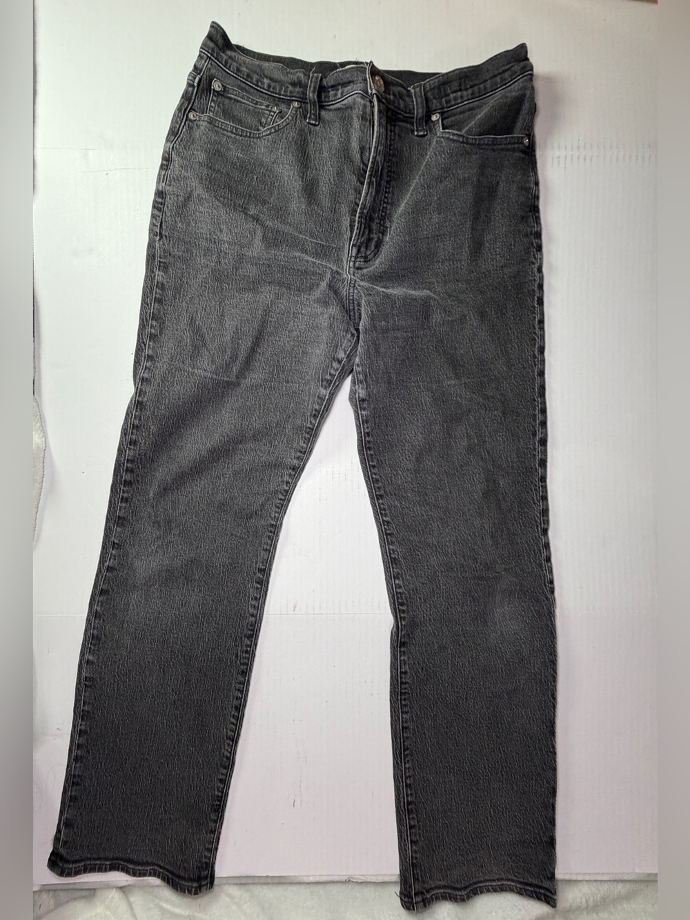 Madewell Women's 90’s Straight Leg Jeans in Washed Black